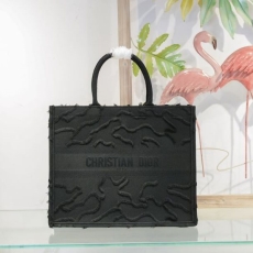 Christian Dior Shopping Bags